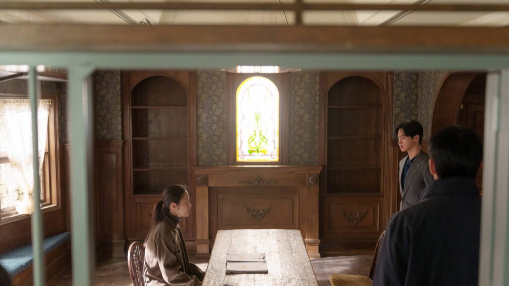 Queen Mantis Episode 1-2 Review Still 4