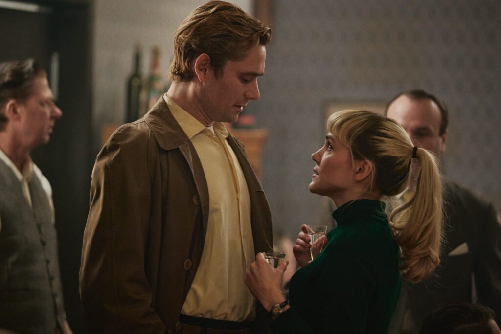 The New Force Review Still 2
