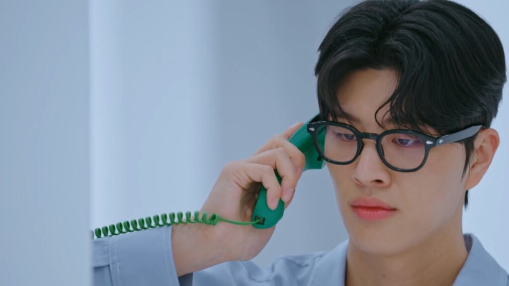 EXchange Season 4 Episode 8 Still 2