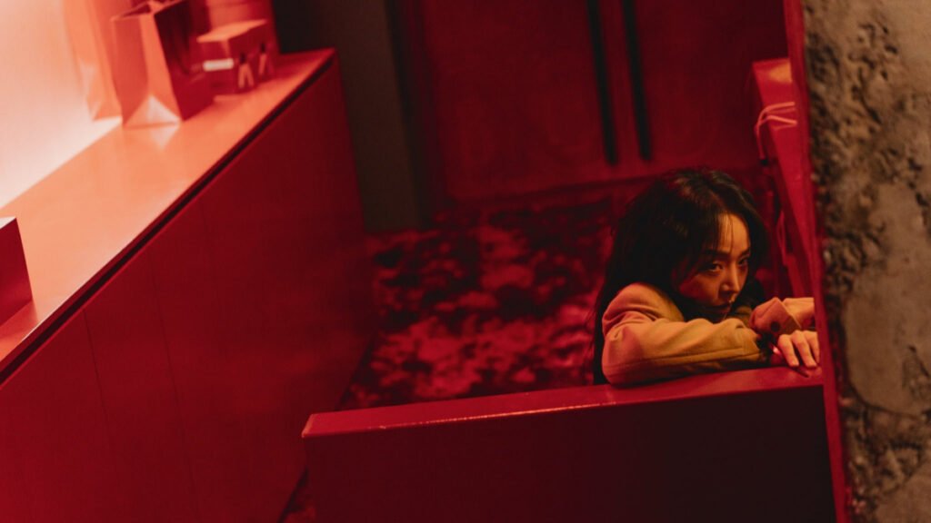 The Art of Sarah Review Still 3