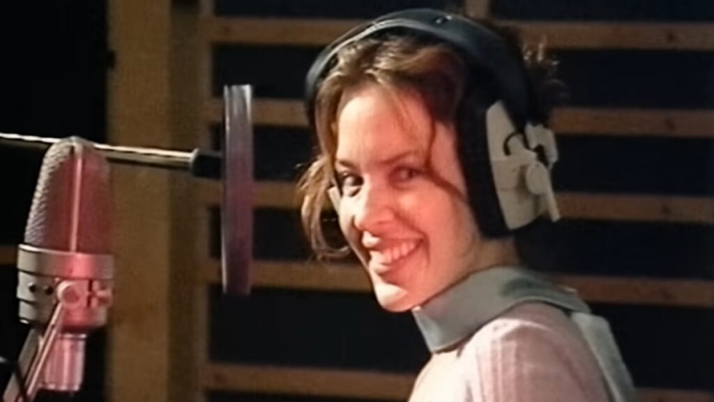 Kylie Review Still 2