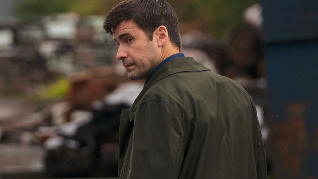 The Dark Review Still 2