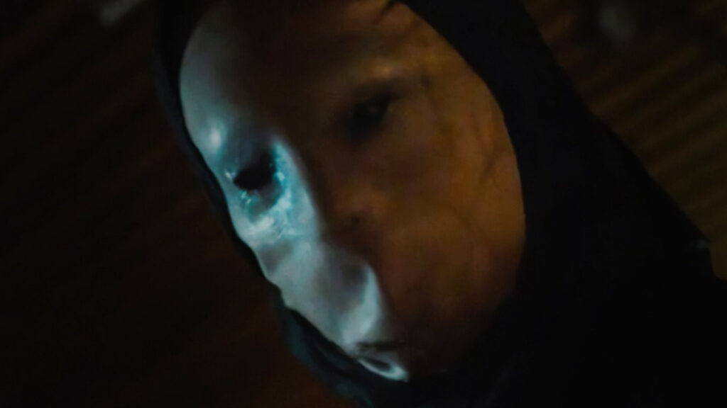 The Dark Review Still 4