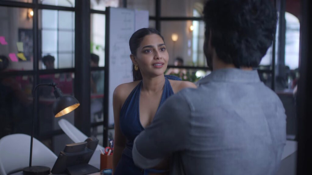 #Love Review Still 1
