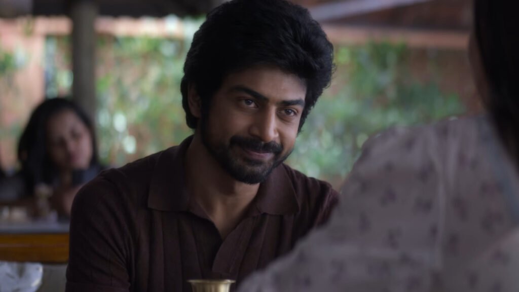 #Love Review Still 2